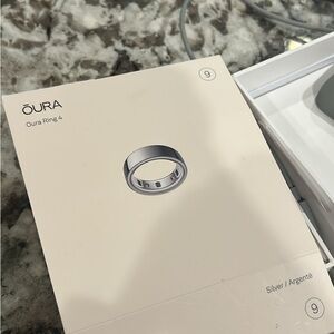 Oura Ring 4 silver women’s